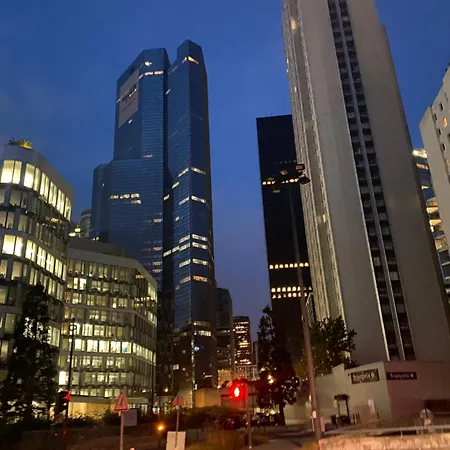 Paris La Defense Metro L1/rer A * Courbevoie