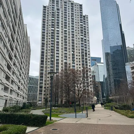 Paris La Defense Metro L1/rer A Appartement