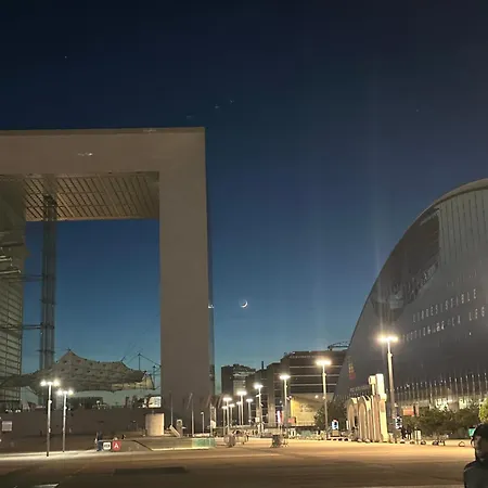 Paris La Defense Metro L1/rer A 库尔布瓦